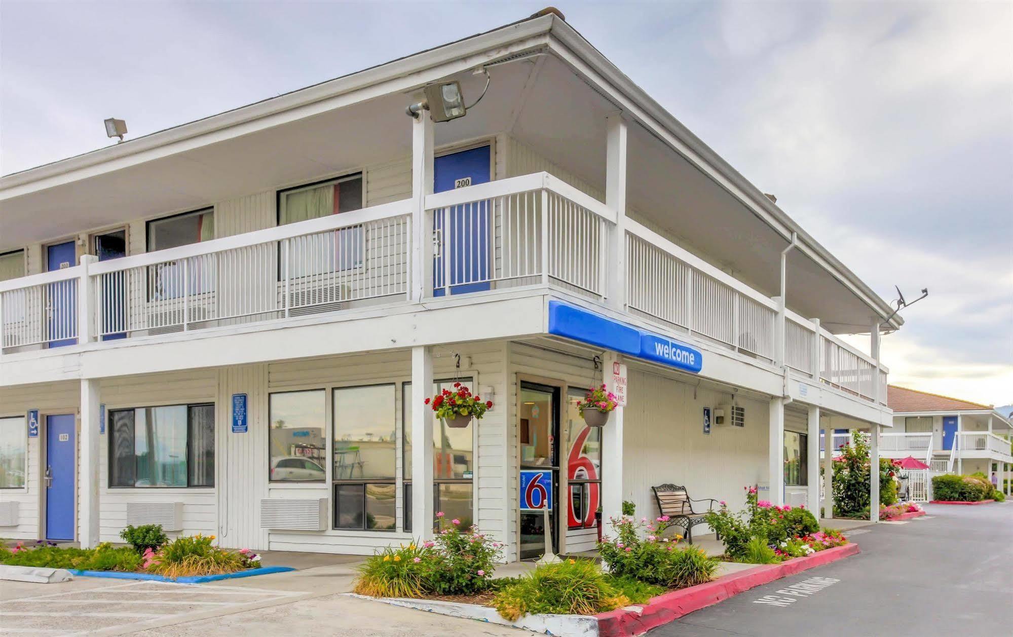 Motel 6-Medford, Or - North Экстерьер фото